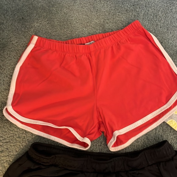 Bundle of shorts. - Picture 2 of 5